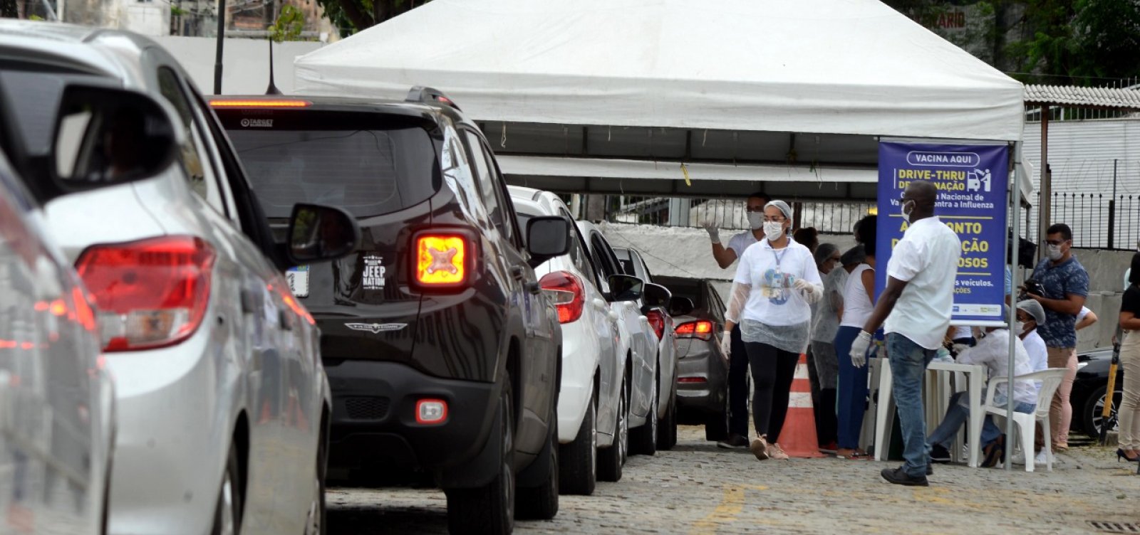 Prefeitura amplia pontos de drive-thru para vacinação de idosos contra a Influenza