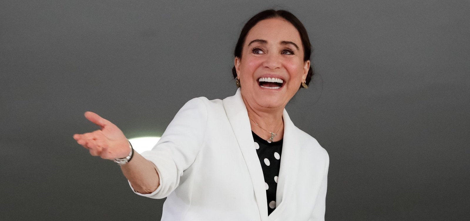 Regina Duarte se manifesta sobre pronunciamento de Bolsonaro: 'está certíssimo' 