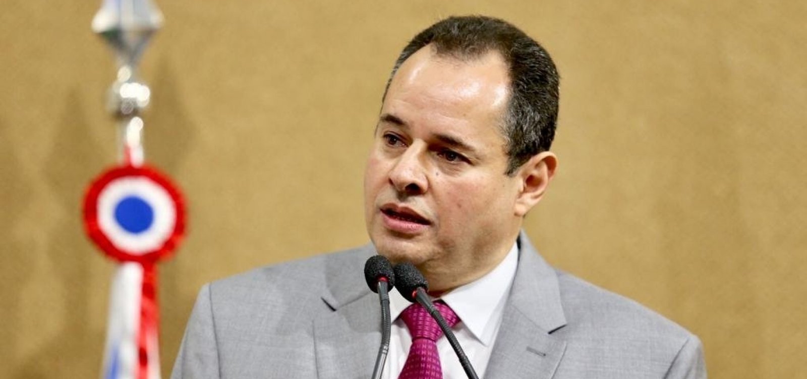 Presidente da AL-BA, Nelson Leal critica fala de Bolsonaro: 'Desproposital e incoerente'