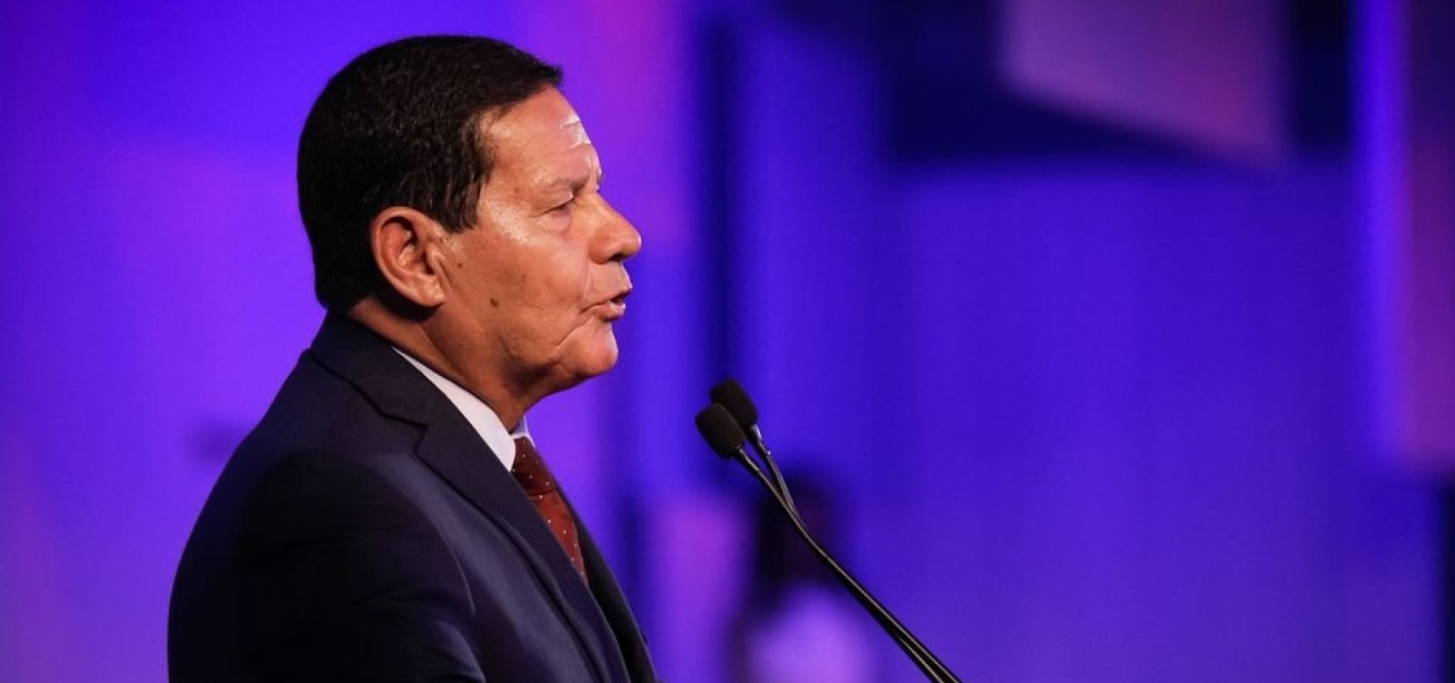 Mourão afirma que posição do governo 'é uma só': isolamento e distanciamento social