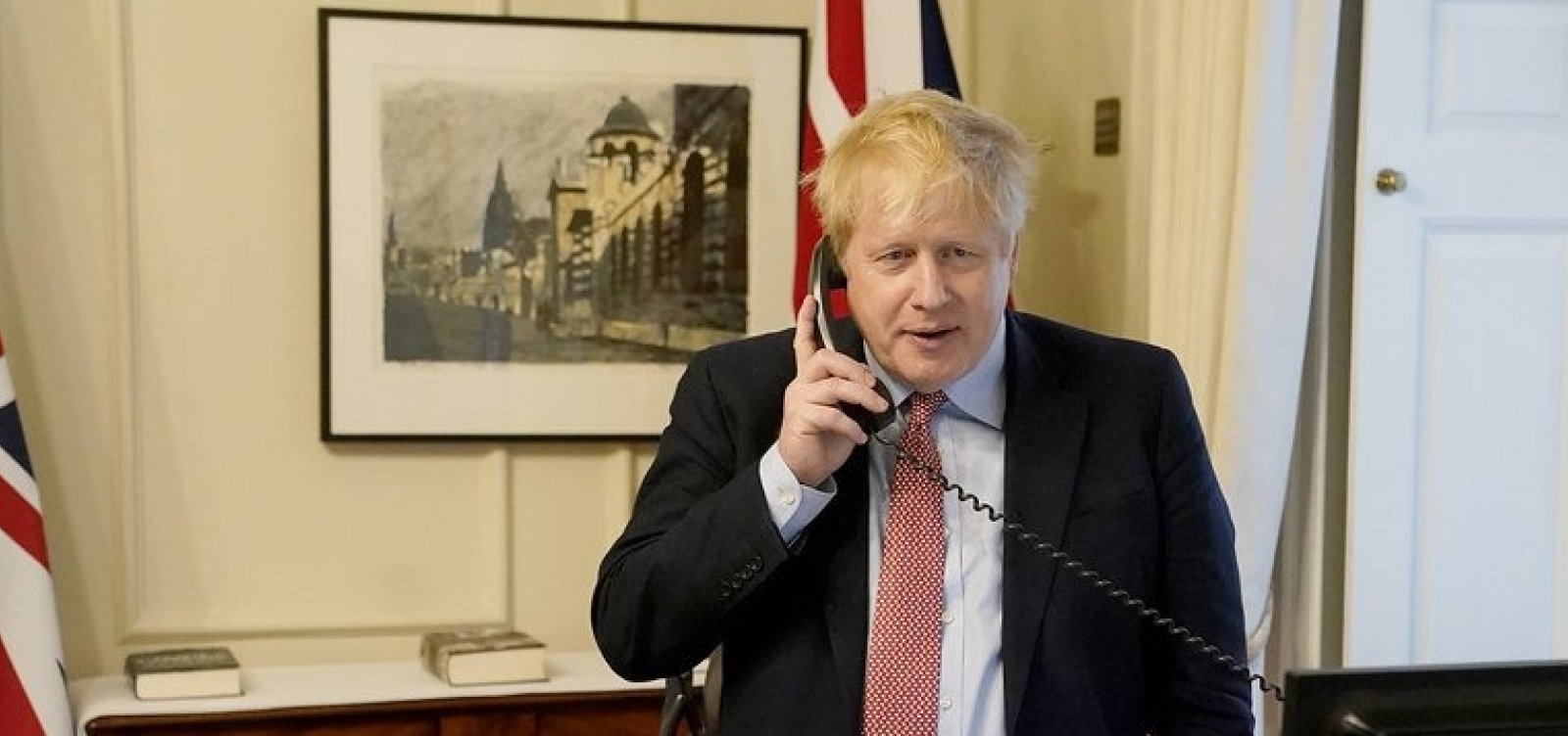  Primeiro-ministro do Reino Unido Boris Johnson testa positivo para coronavírus