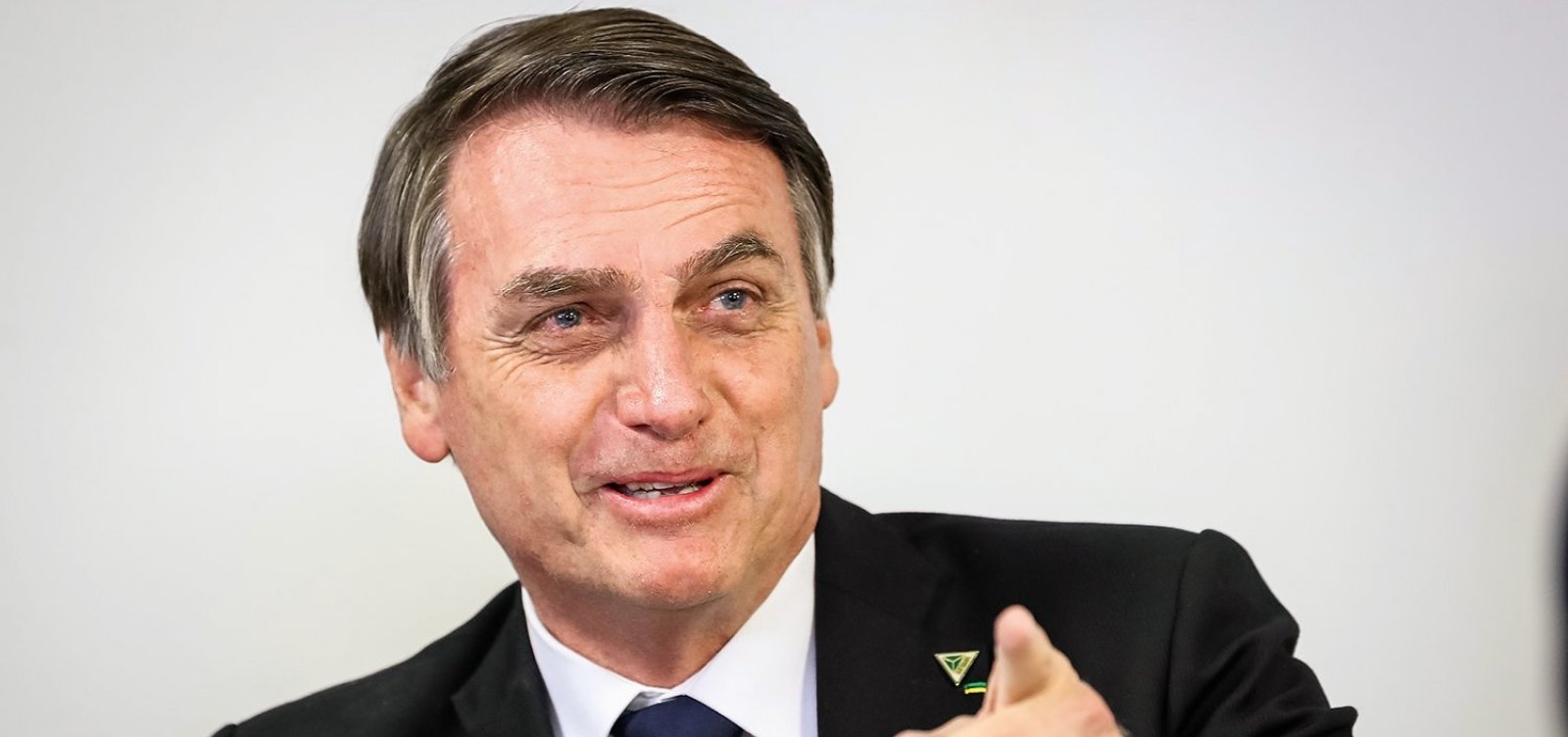‘Vamos enfrentar o problema? Ou o problema é o presidente’, questiona Bolsonaro