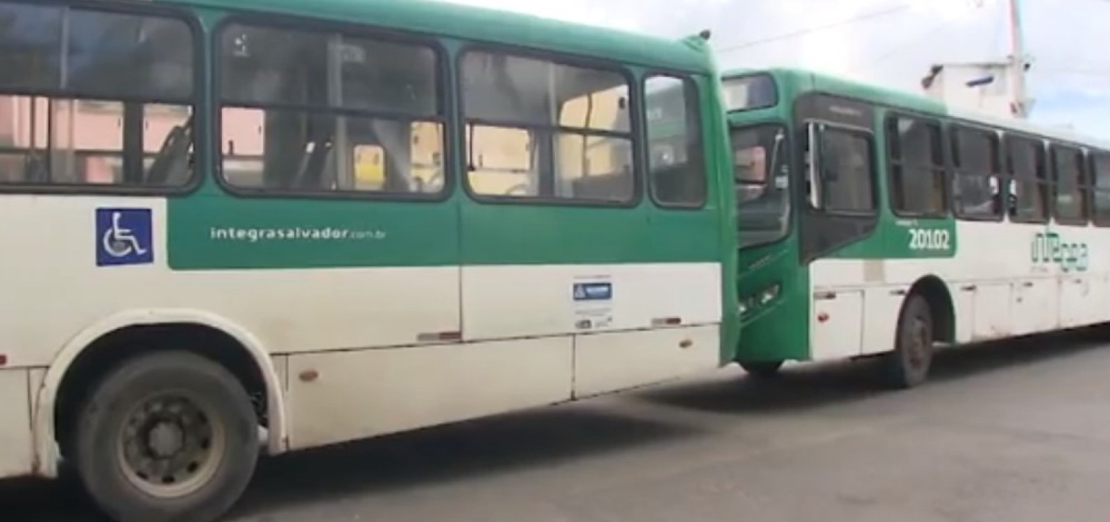 Prefeitura anuncia aumento na frota de ônibus para evitar aglomerações nos pontos