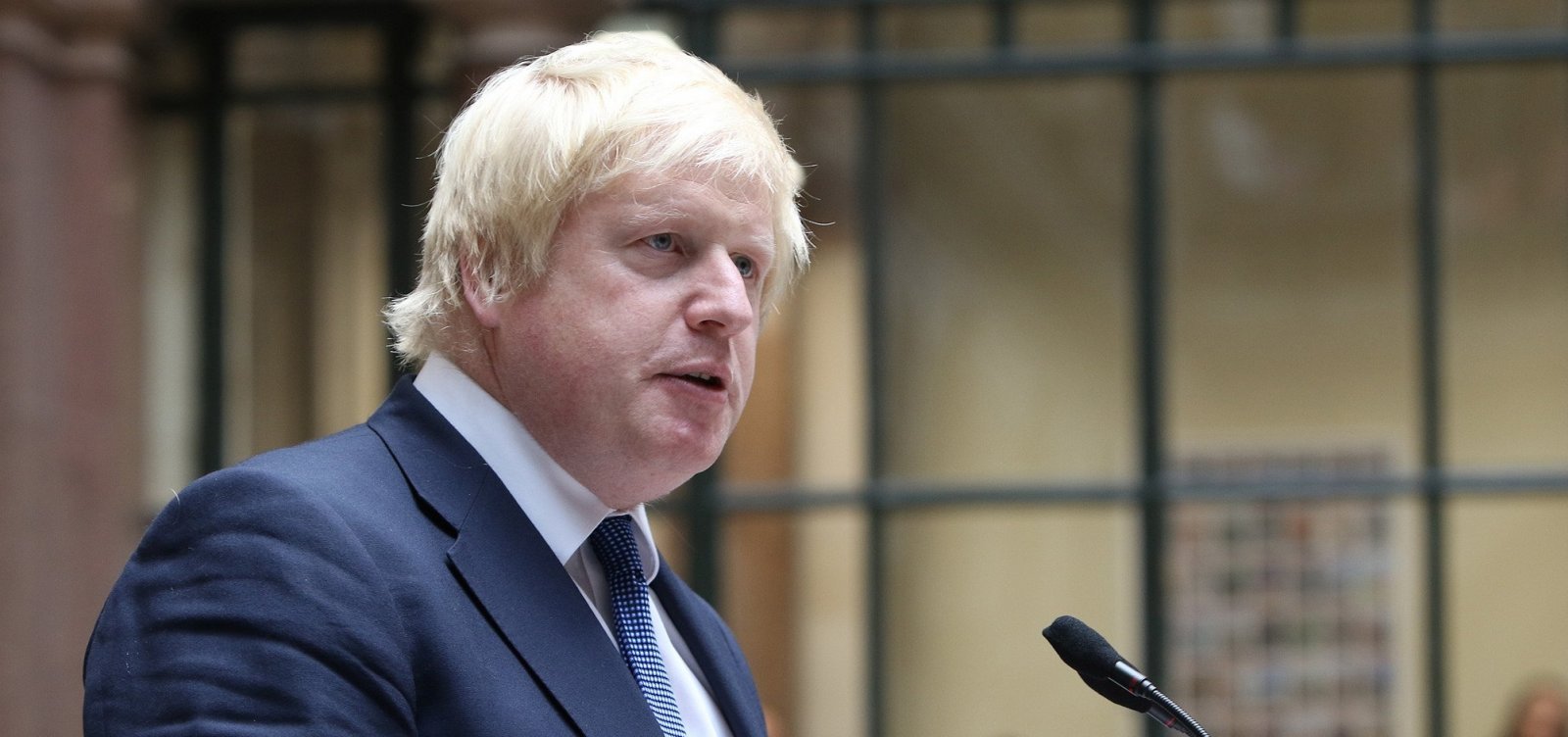 Com novo coronavírus, Boris Johnson deixa a UTI