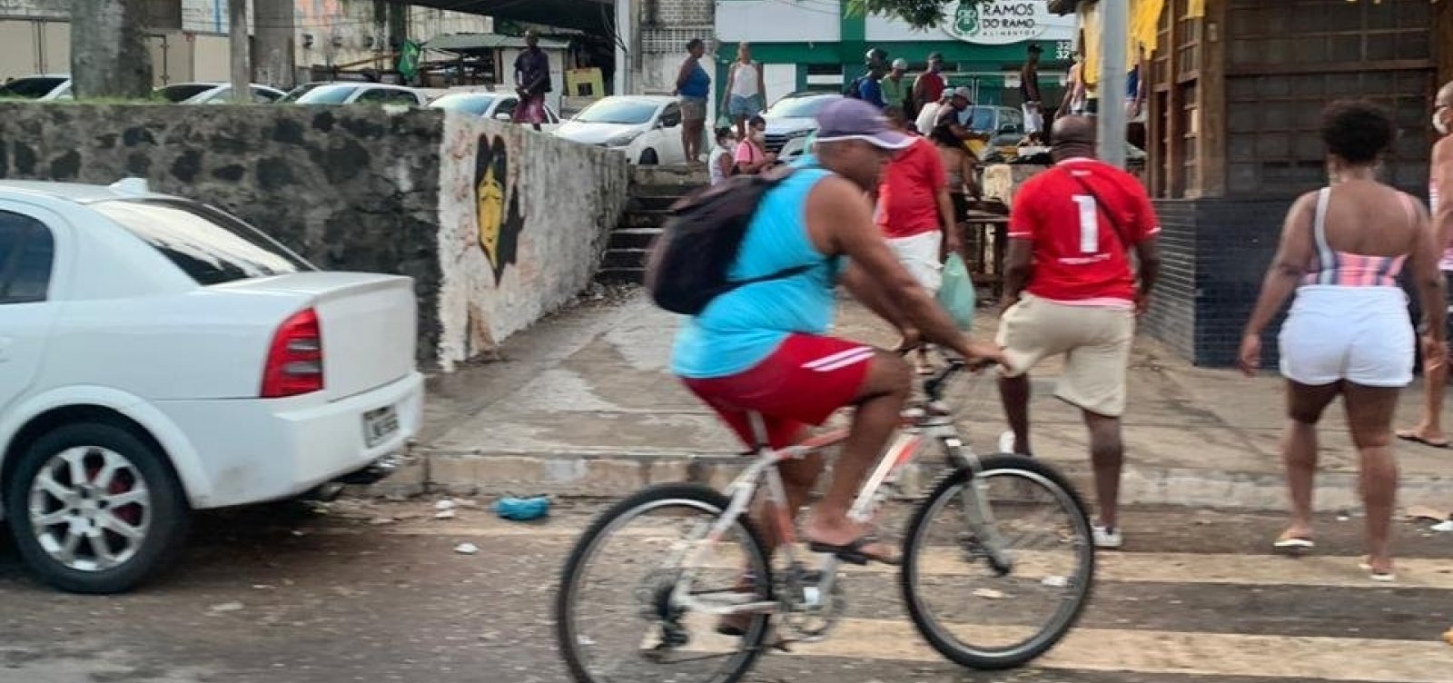 Dados de localização de celulares mostram redução no isolamento social no Brasil