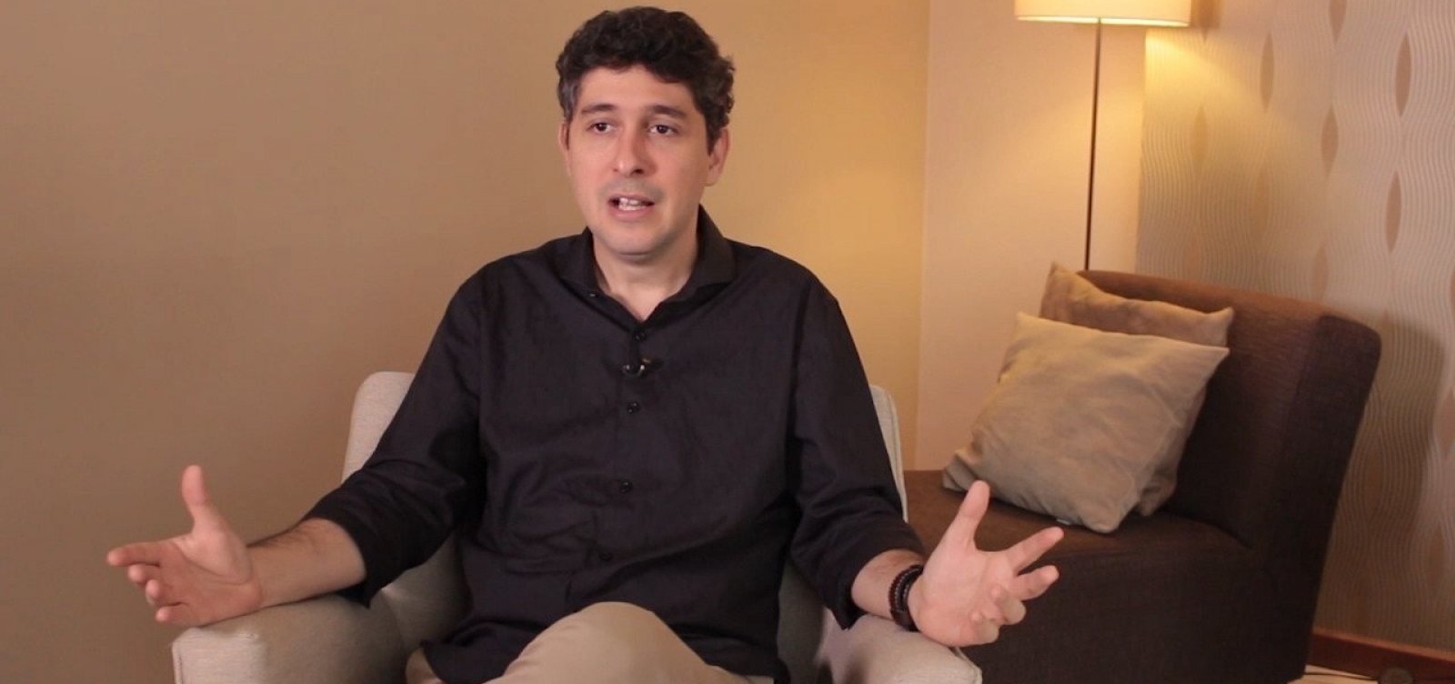 Conversar com crianças sobre pandemia é ‘essencial’, diz psicólogo Alessandro Marimipietri 