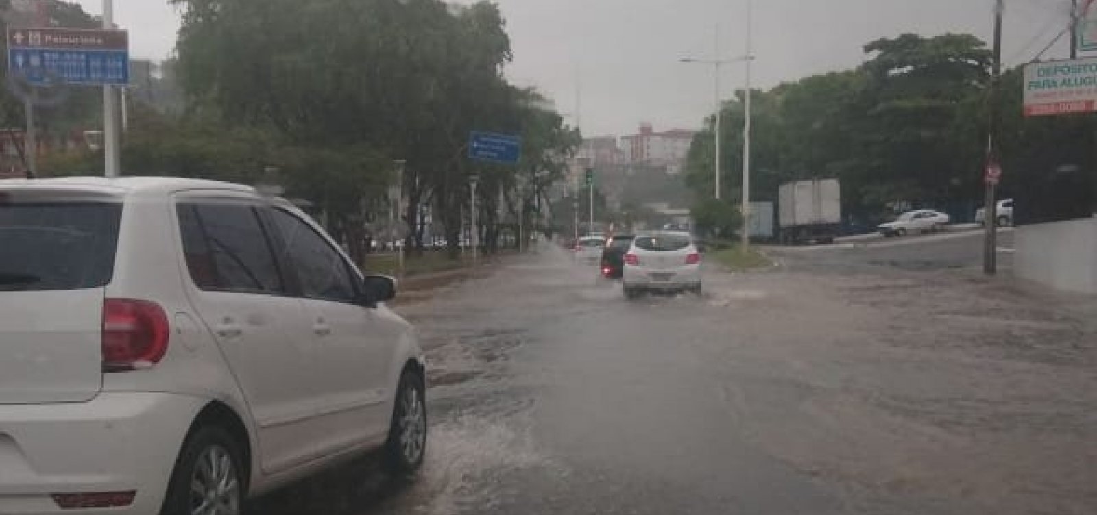Chuvas podem alagar pontos de Salvador neste domingo, alerta Codesal