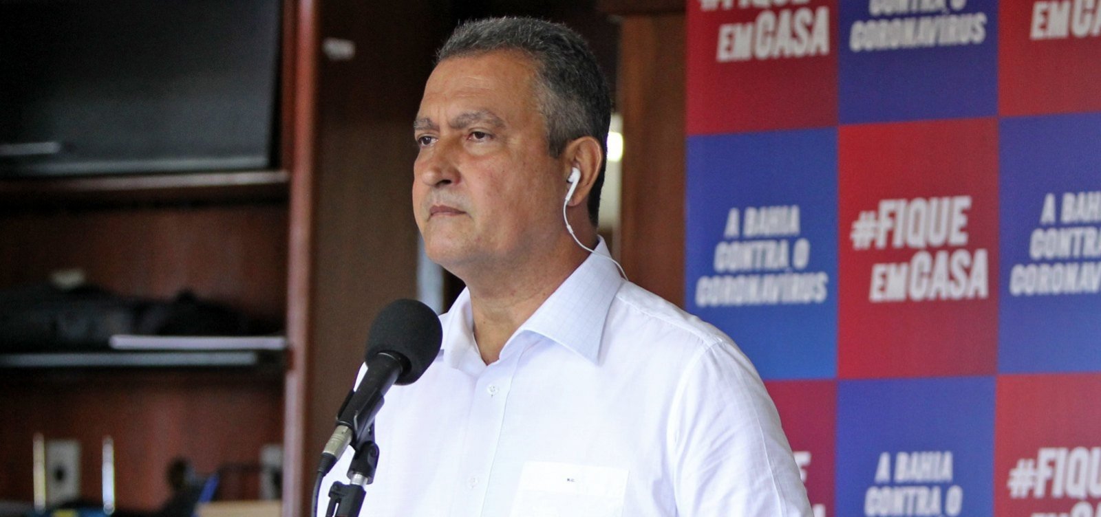 'Não vamos tolerar ataques contra a Constituição', diz Rui Costa