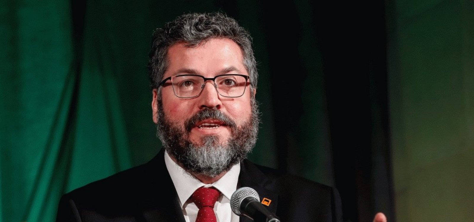 Coronavírus: ministro denuncia OMS e suposto ‘plano comunista’ para se aproveitar de crise