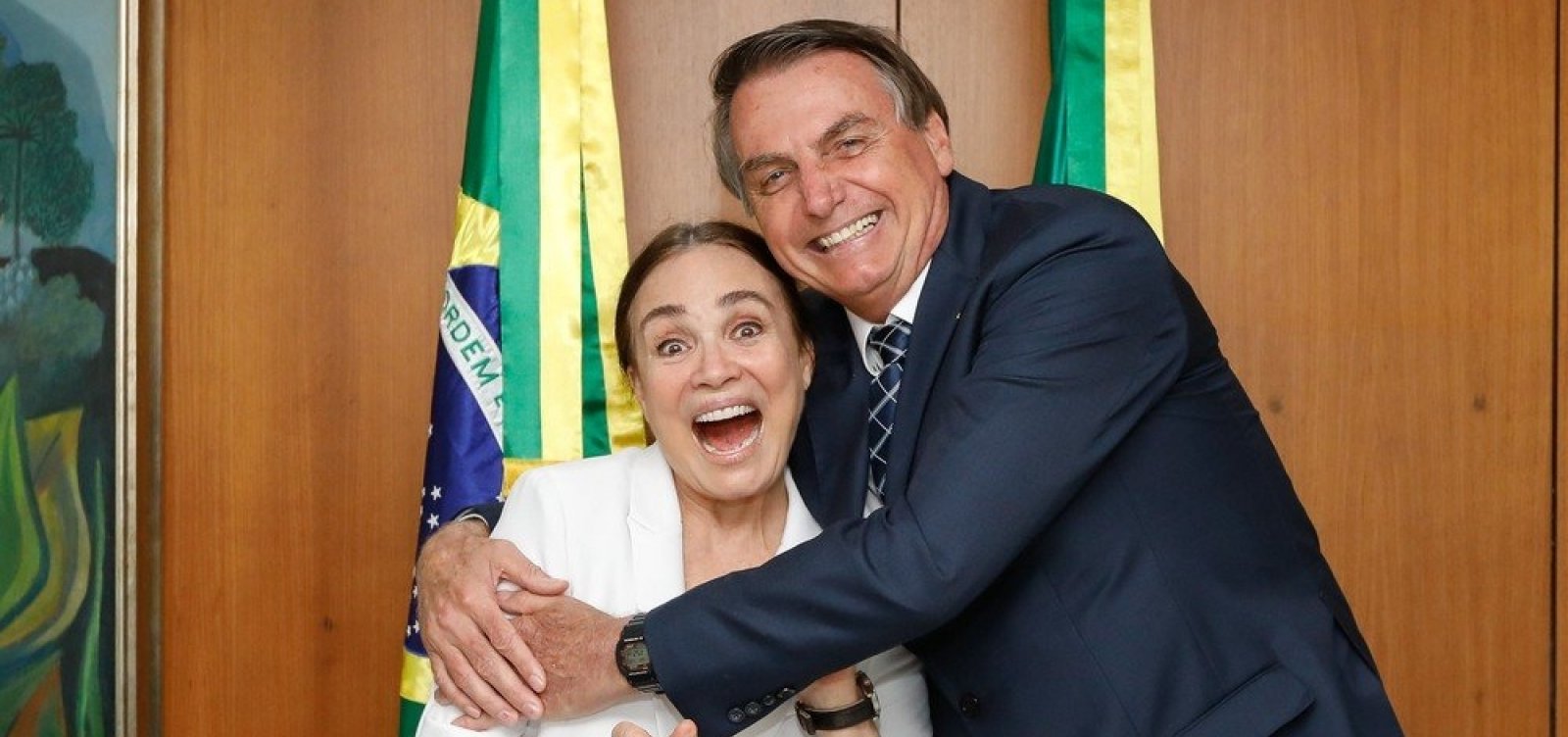 Bolsonaro apoia pressão de aliados para saída de Regina Duarte da Secretaria de Cultura