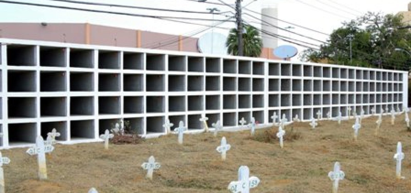Prefeitura abre 'convocação emergencial' para construir 1820 novas gavetas nos cemitérios públicos