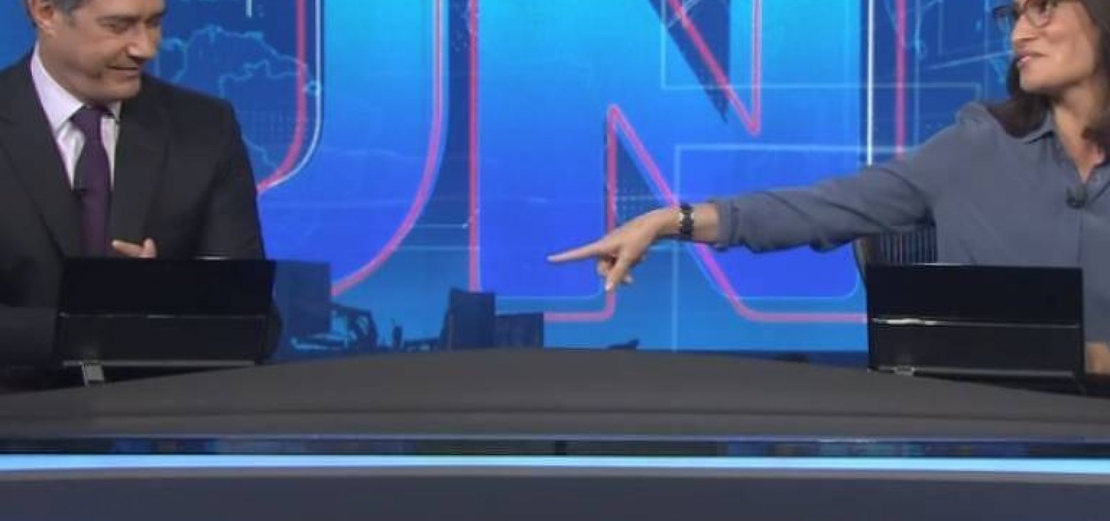 William Bonner se emociona ao vivo no JN, e Renata Vasconcellos encerra o jornal