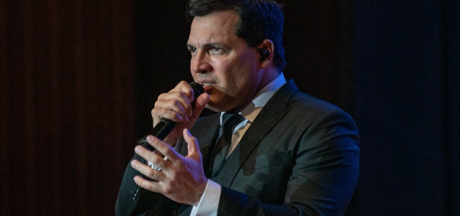 'Senti um misto de pena e decepção', diz Daniel Boaventura sobre Regina Duarte