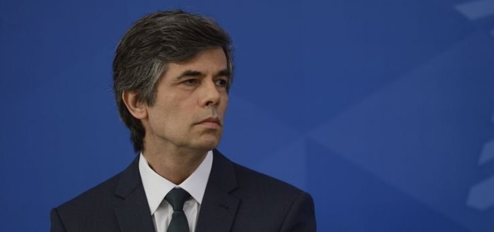 Teich se surpreende com inclusão de salão como serviço essencial: 'Saiu hoje?'