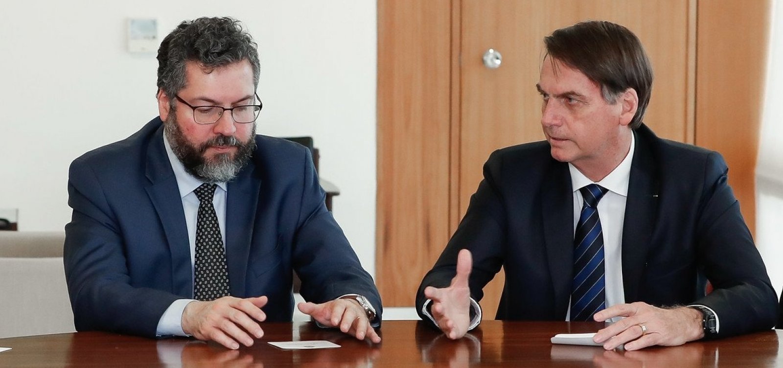 Bolsonaro extingue embaixadas na África e no Caribe