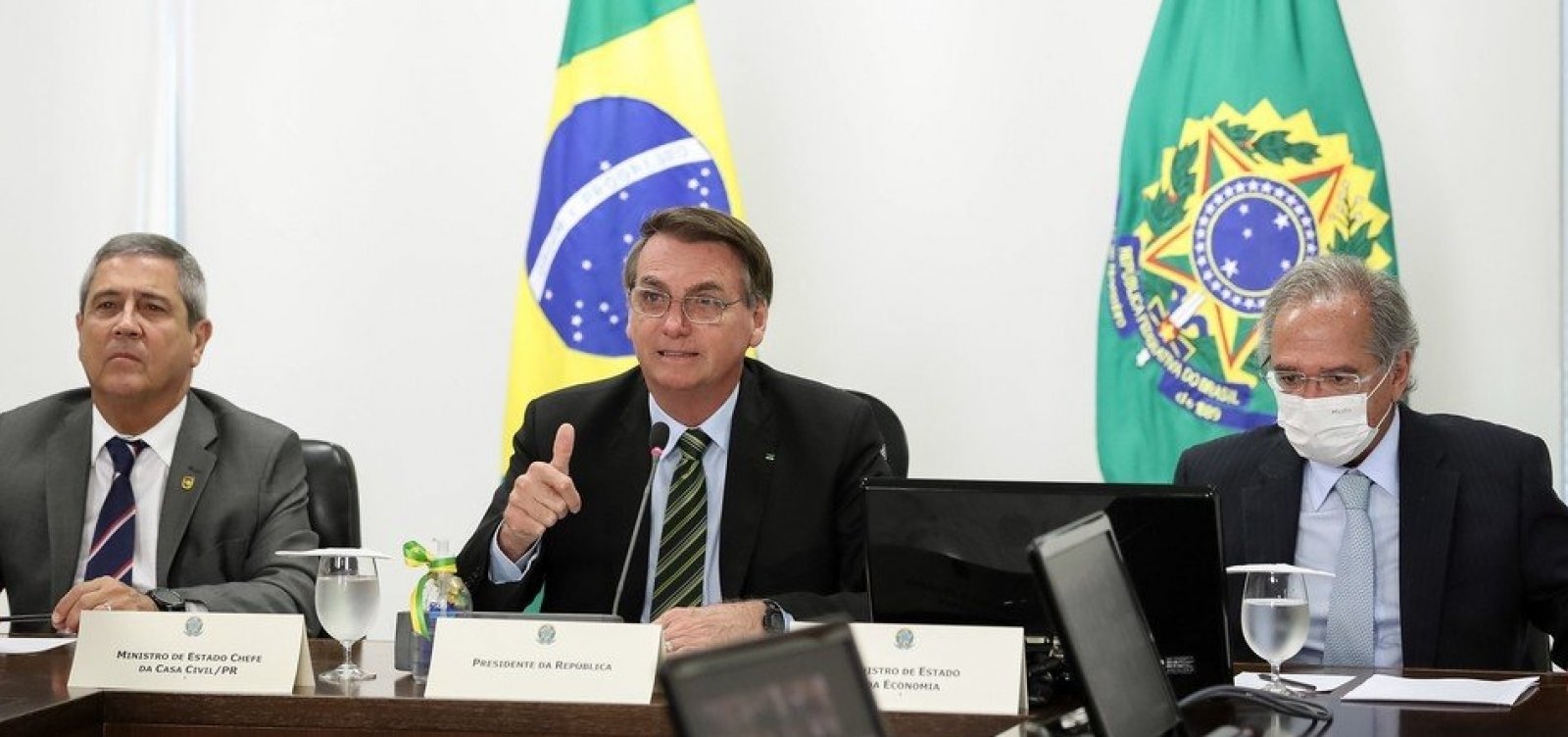 Bolsonaro fala em 'guerra' e pede que empresários joguem 'pesado' contra 'lockdown' em SP
