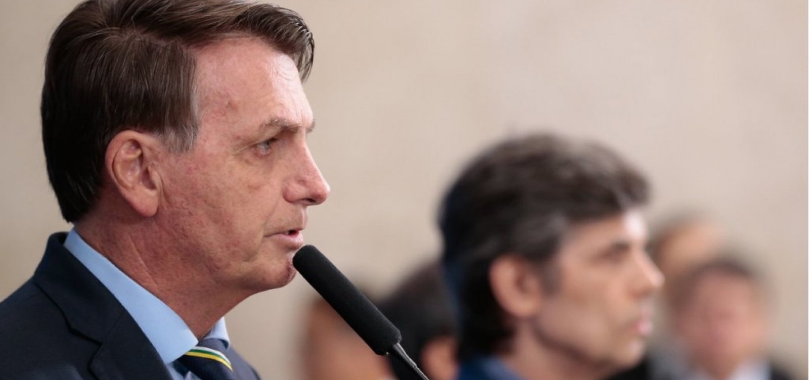 Bolsonaro nega ‘fritura’ de ministro da Saúde, mas exige ampliação do uso da cloroquina