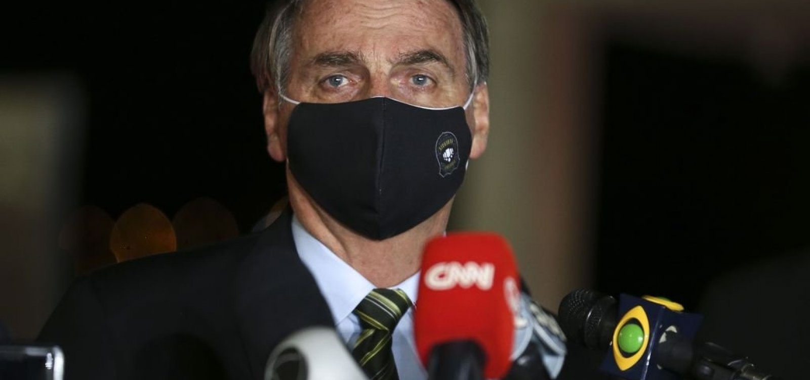 Bolsonaro se irrita com perguntas e diz que falou 'PF', não Polícia Federal