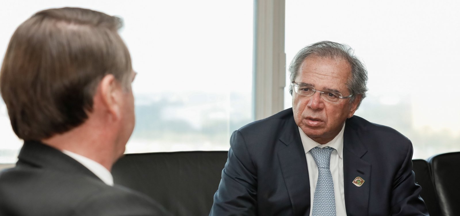Guedes: é preciso 'vender logo a p* do Banco do Brasil'