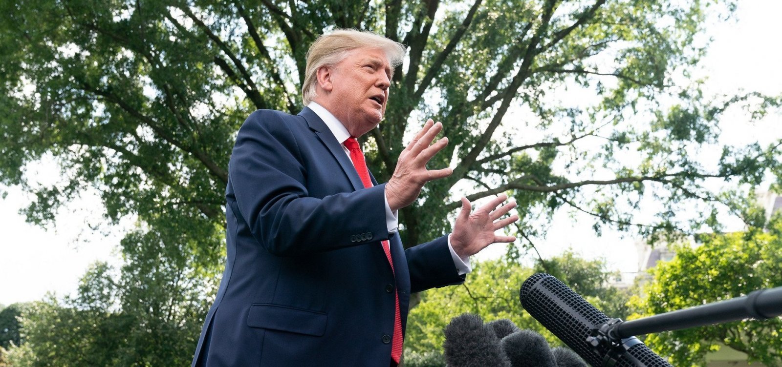 Trump diz que EUA investirá nos principais candidatos a vacina contra a Covid-19