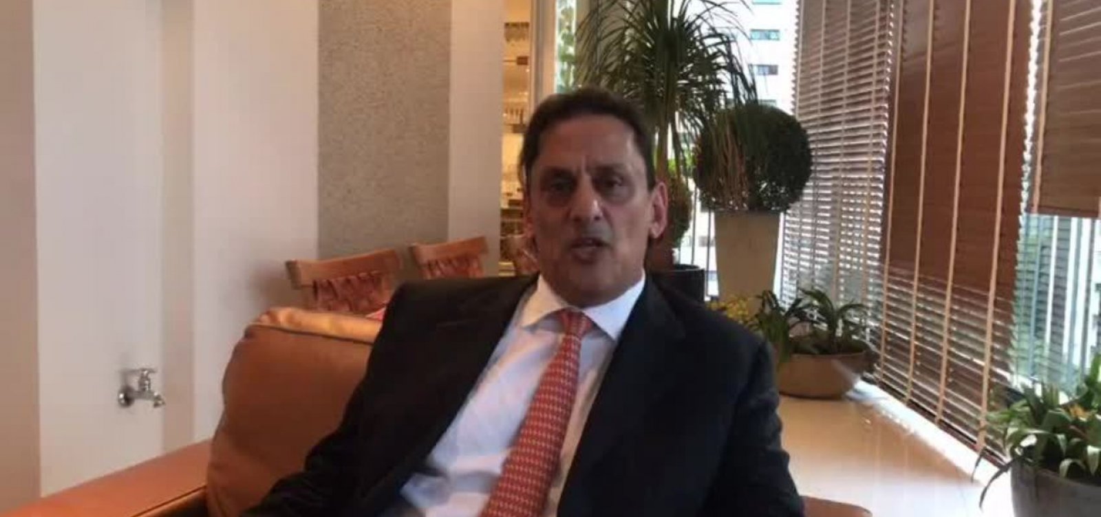 Caso 'facada': Investigação aponta defesa de Bolsonaro como divulgadora de conspiração