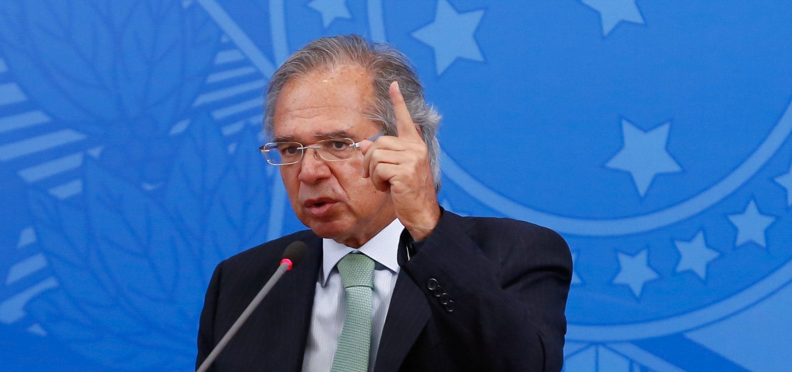 Guedes diz que aumento de servidores é 'saque' contra o Brasil
