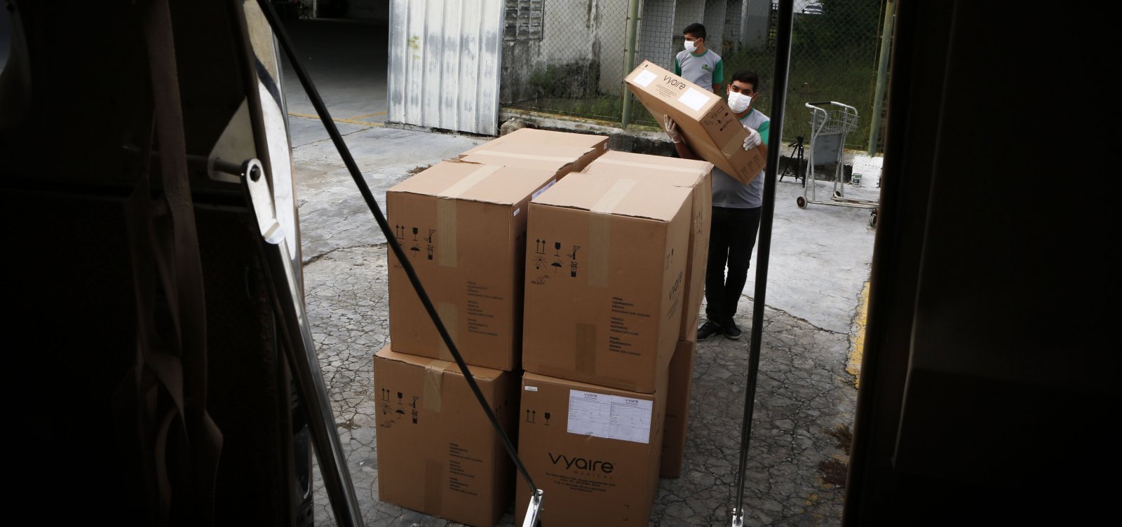 Após ação da Procuradoria e da Promotoria, Ceará recebe 20 respiradores para enfrentar pandemia
