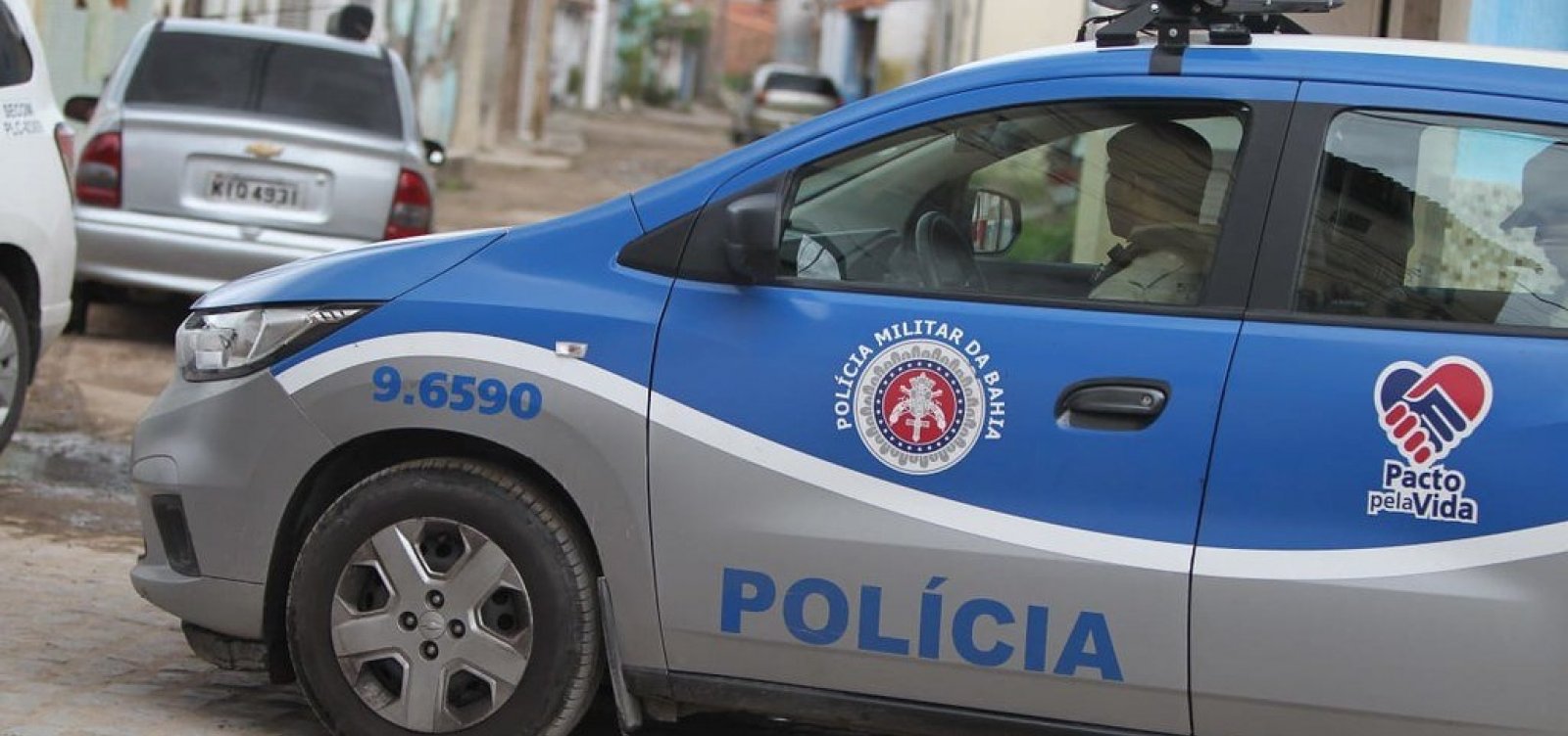 Quatro PMs envolvidos com assassinatos são presos em Salvador