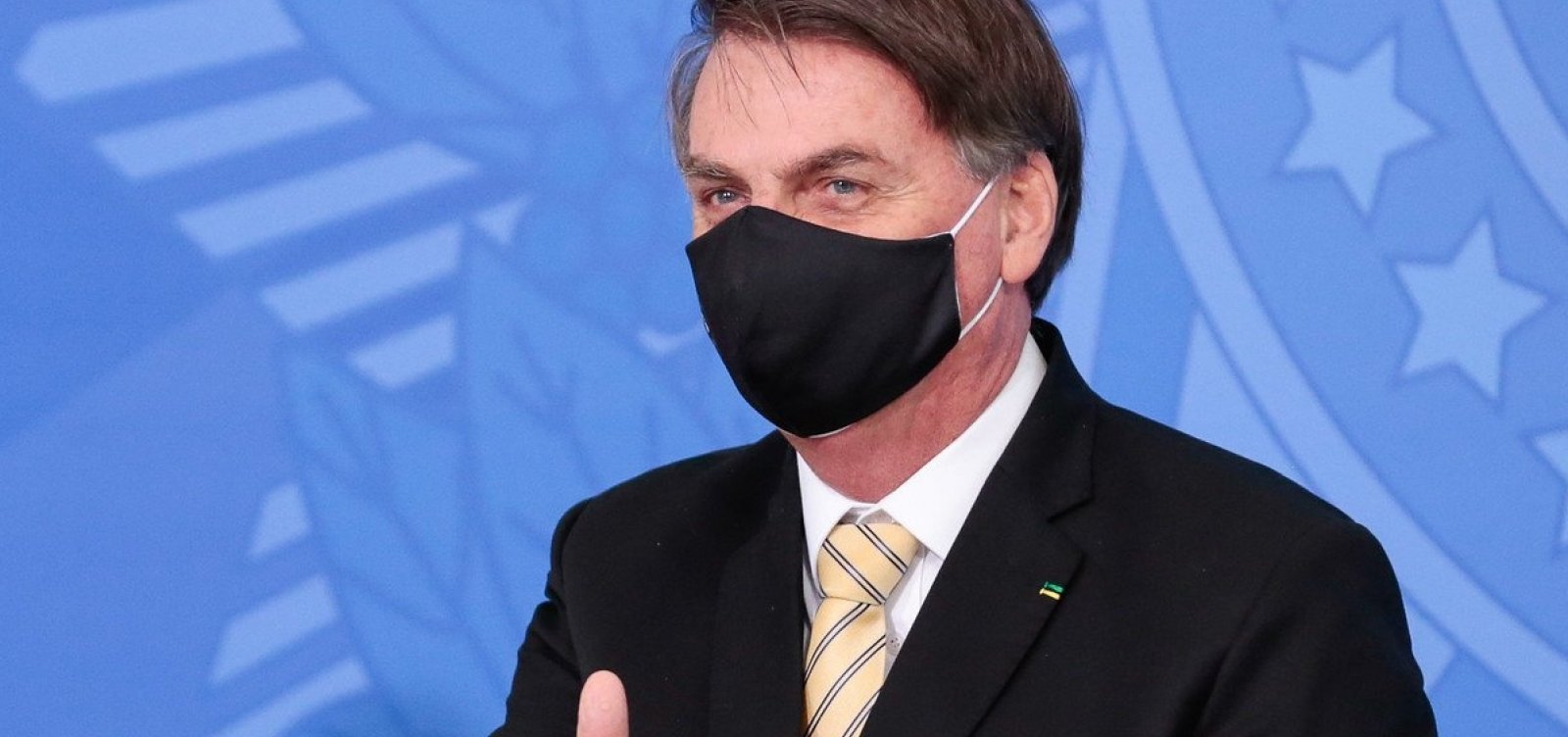 Bolsonaro indica a aliados que pode demorar para escolher novo ministro da Saúde, diz coluna