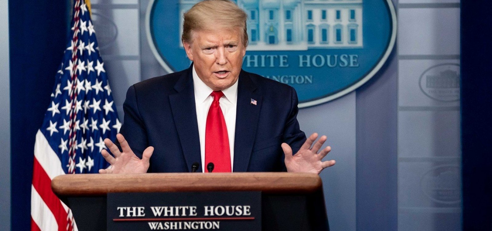 Trump afirma que está tomando hidroxicloroquina há uma semana e meia