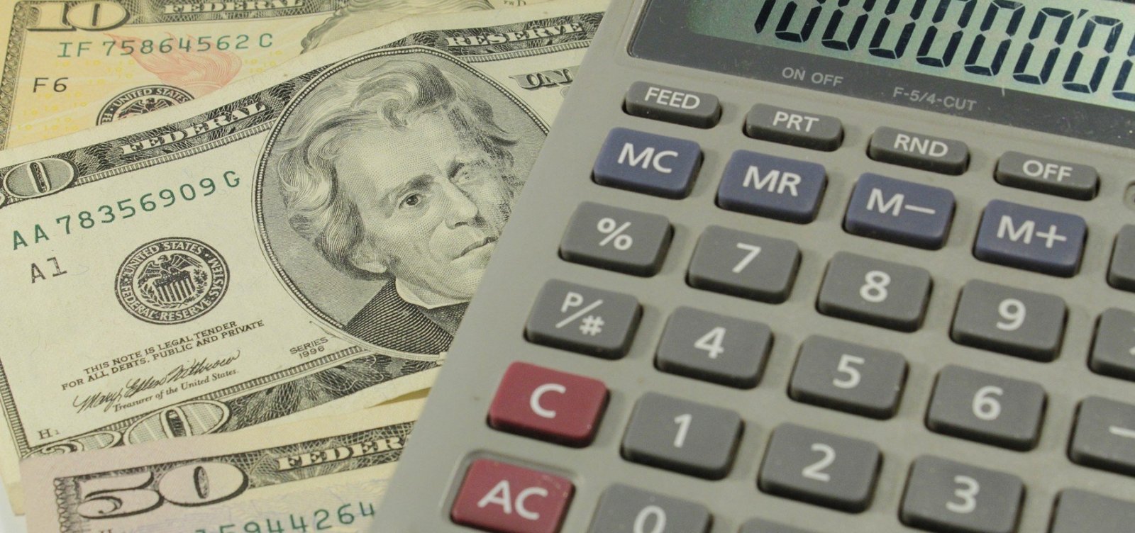 Dólar fecha em alta cotado a R$ 5,75