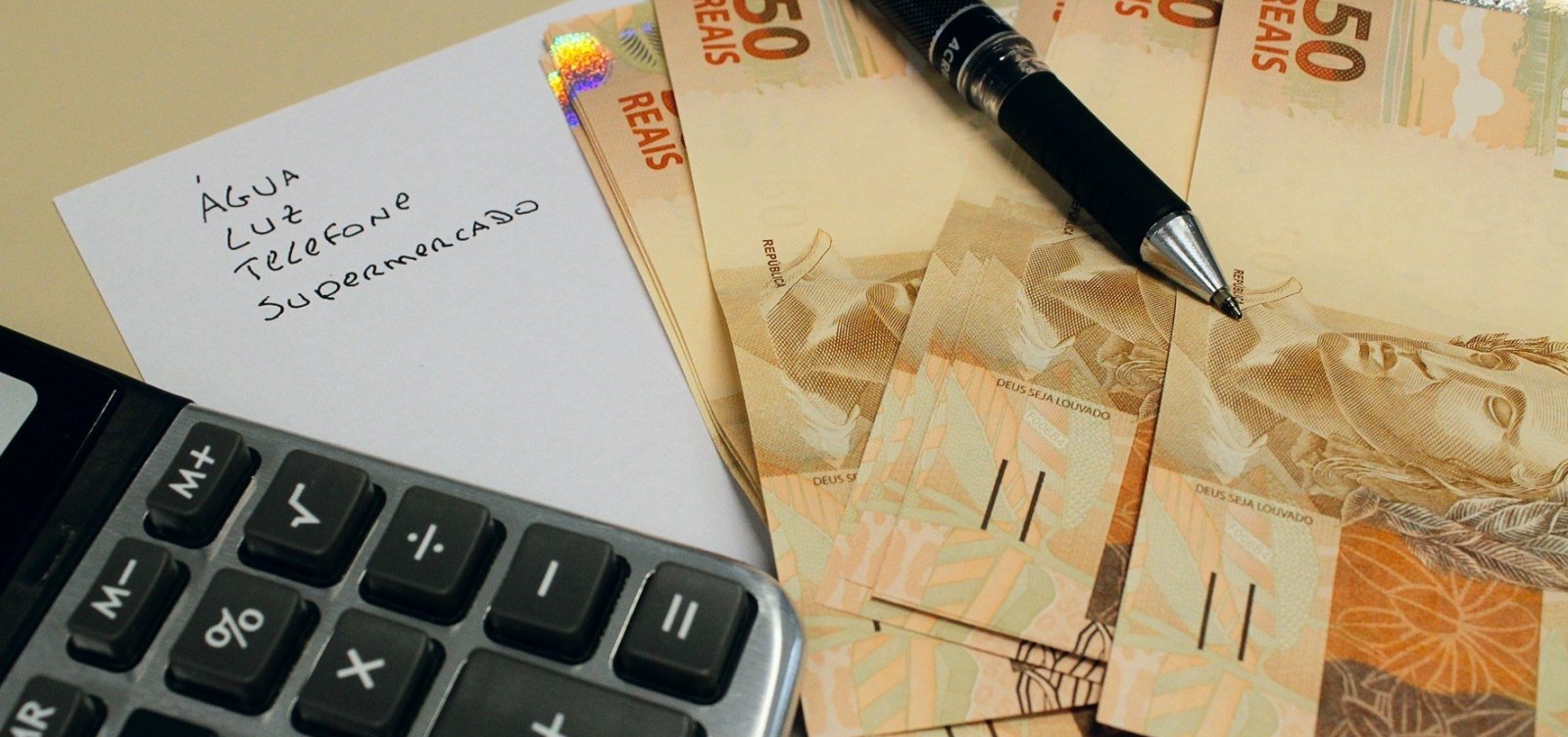 Demissões já afetam 13% das famílias e 40% das empresas, aponta FGV