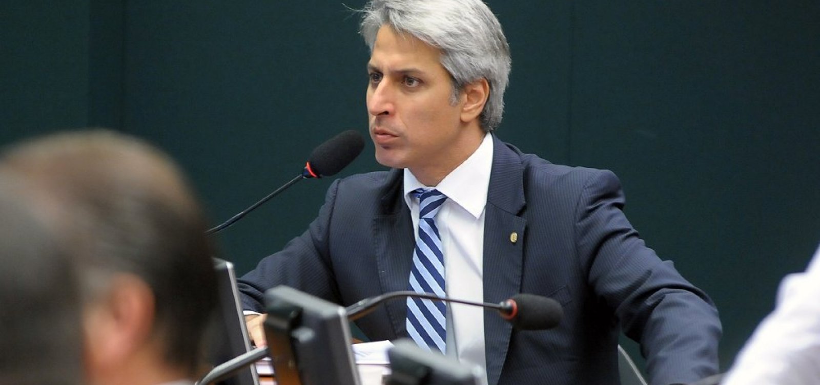 Molon elogia articulação entre Rui e Neto no combate ao coronavírus: 'Exemplo democrático'