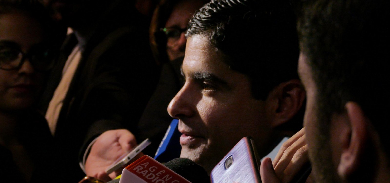 'Nunca admiti esse debate que colocava a economia x saúde', diz Neto em live do DEM