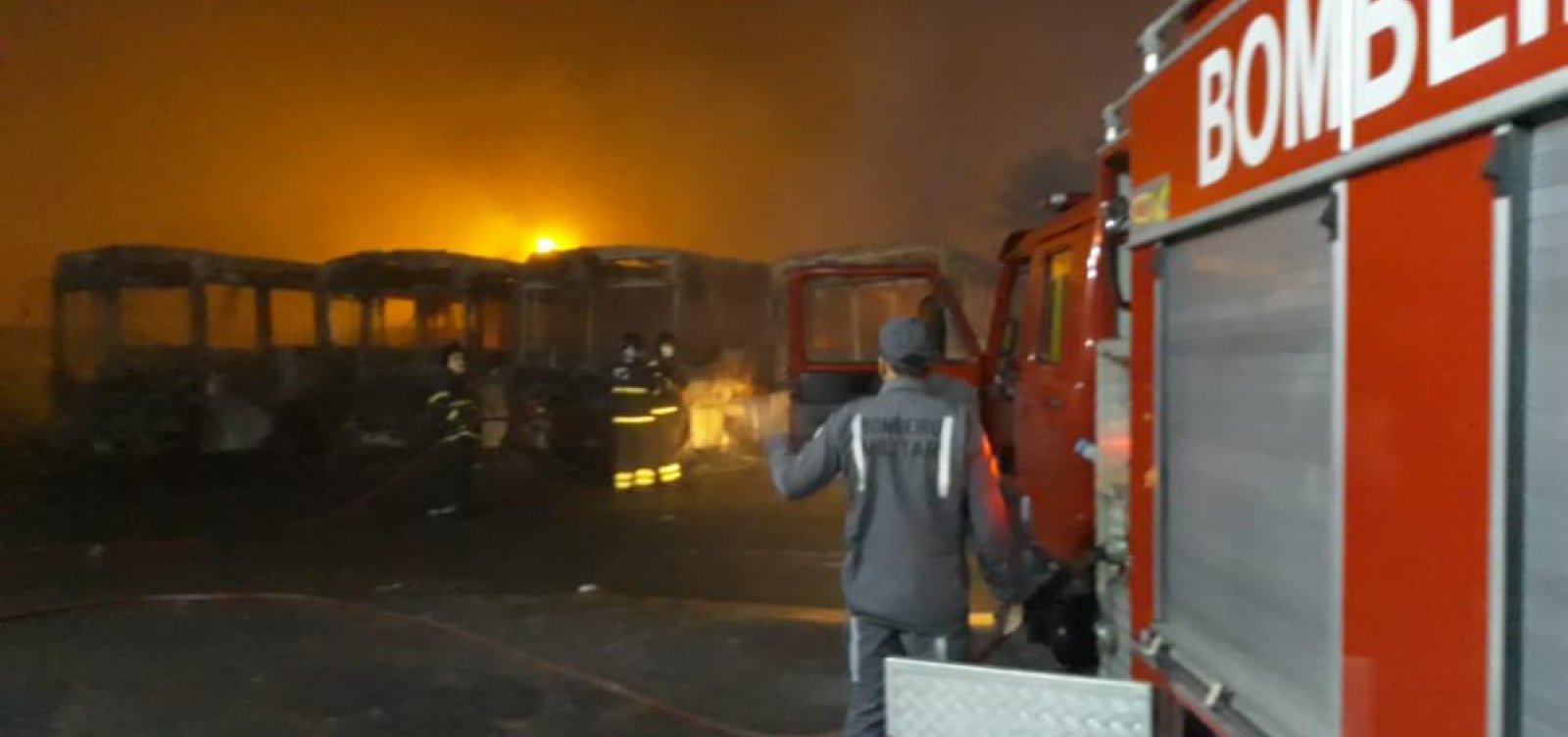 Incêndio atinge garagem de ônibus em Alagoinhas
