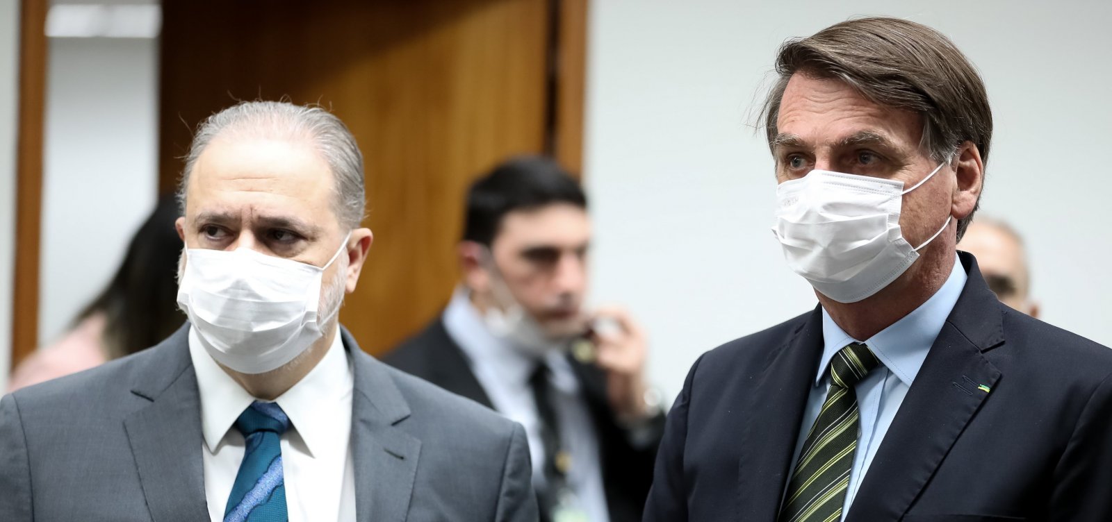 Bolsonaro se encontra com Aras após se convidar para ir à PGR; reunião não estava na agenda