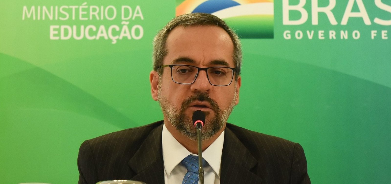 Bolsonaro se reúne com Weintraub após STF cobrar explicações do ministro