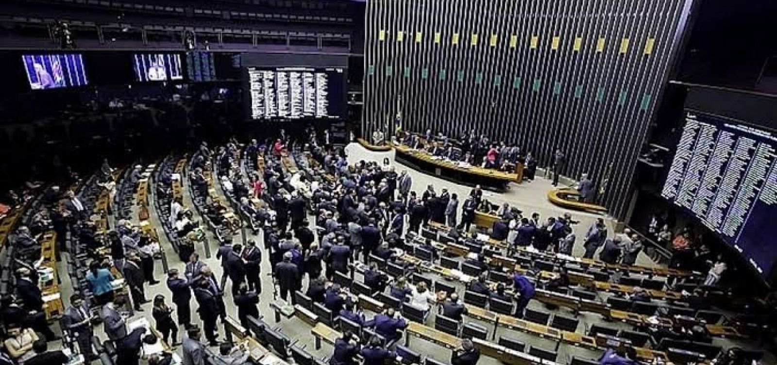 Deputados federais da Bahia gastaram mais de R$ 200 mil em ‘divulgação’ do mandato em maio