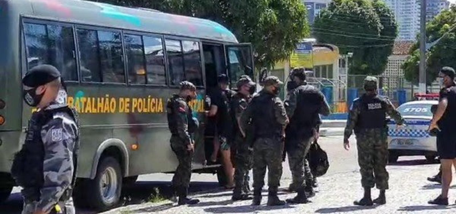 Mais de 100 manifestantes são presos por aglomeração em manifestação pela democracia em Belém