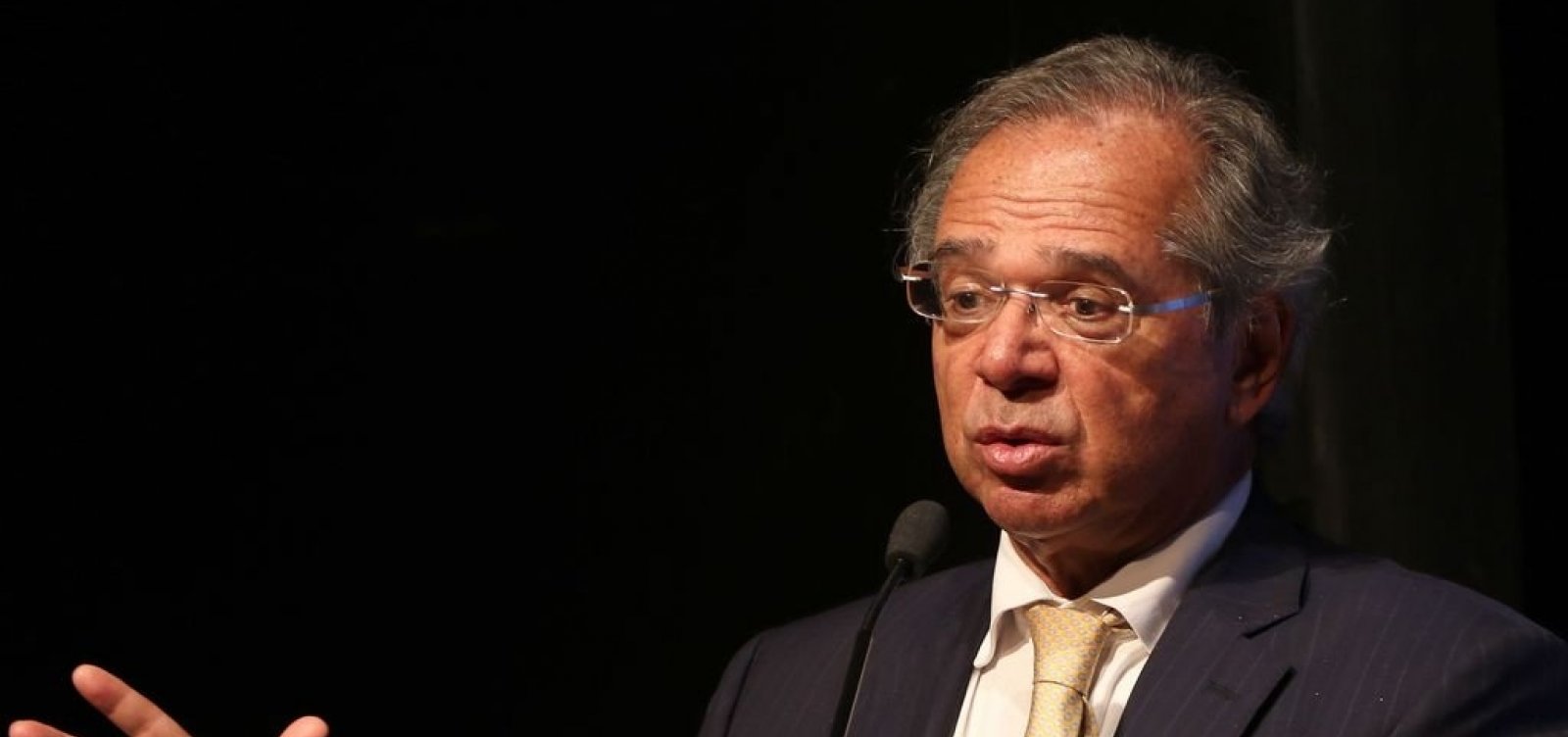 Guedes diz que governo vai criar programa de renda mínima após a pandemia