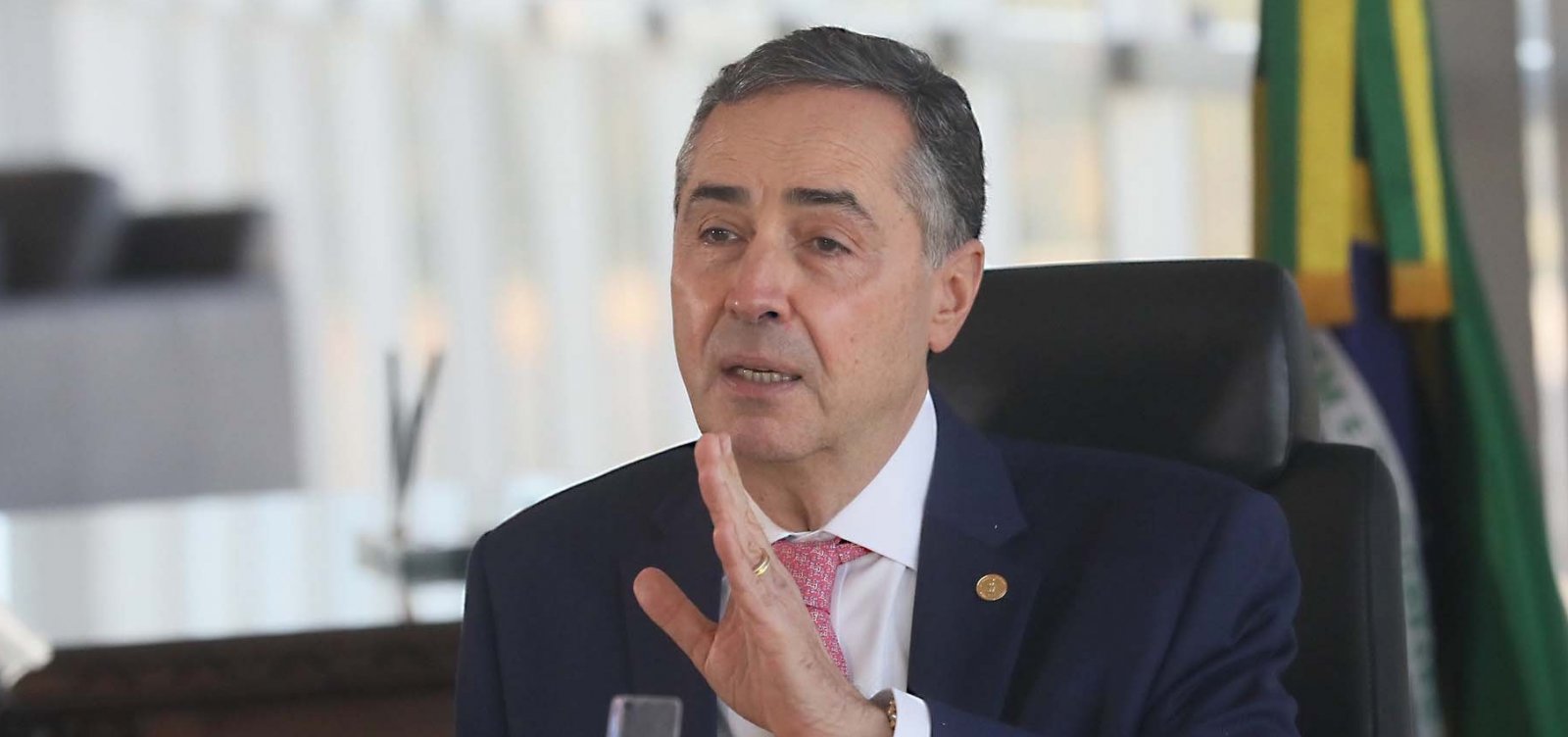 Ministro do STF questiona: 'Militares vão dar golpe para difundir cloroquina?'