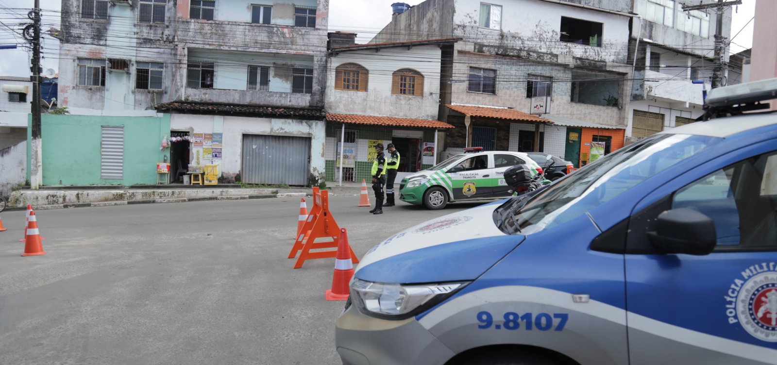 Prefeita de Lauro de Freitas prorroga bloqueio em Itinga até domingo