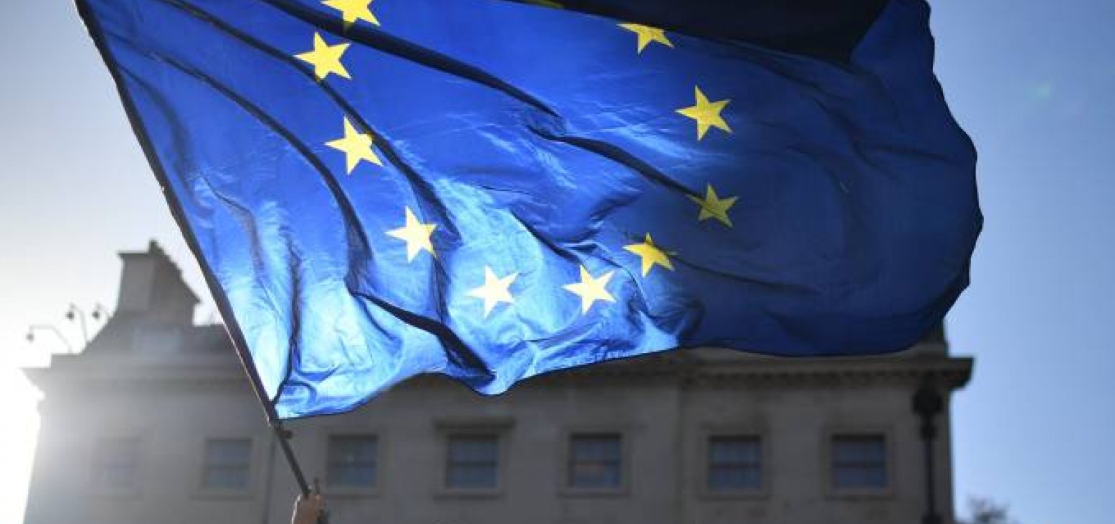 Europa vai barrar a entrada de brasileiros enquanto pandemia não estiver controlada