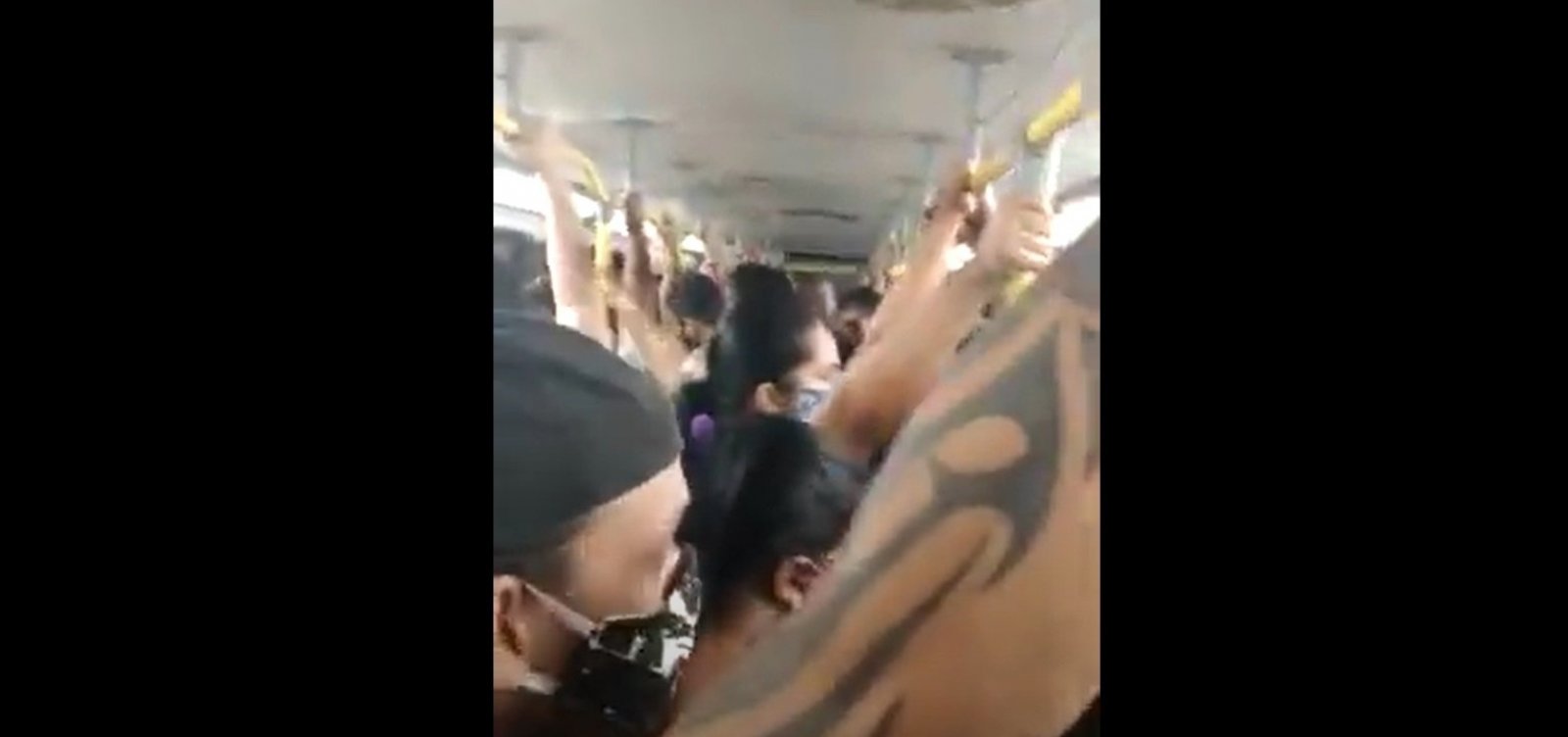 Você Repórter: passageiros enfrentam ônibus lotado mesmo com pandemia; veja vídeo