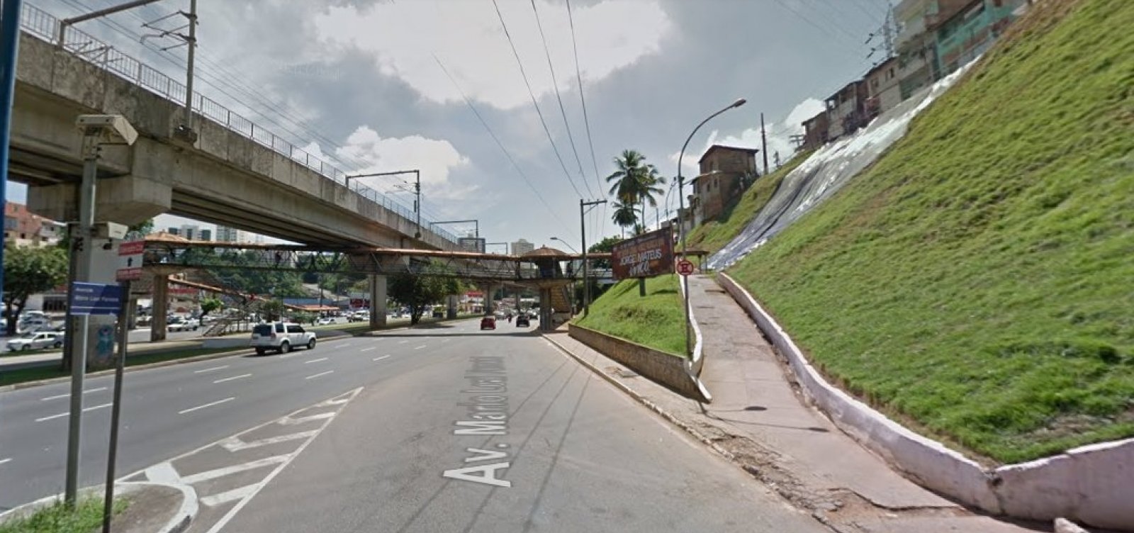 Manifestação deixa trânsito lento na Av. Bonocô, nesta terça