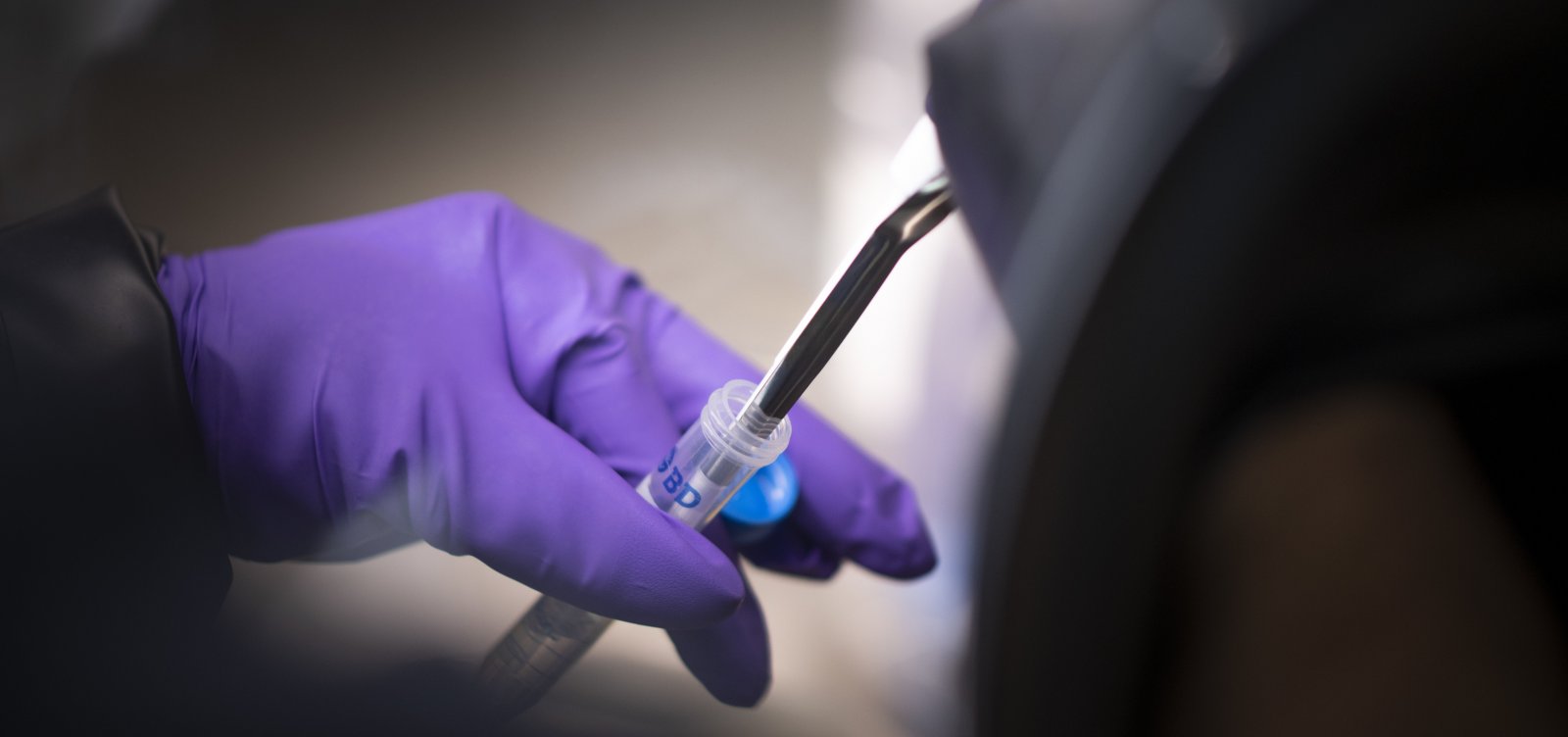 Cientistas identificam primeiro medicamento que comprovadamente reduz mortes por coronavírus