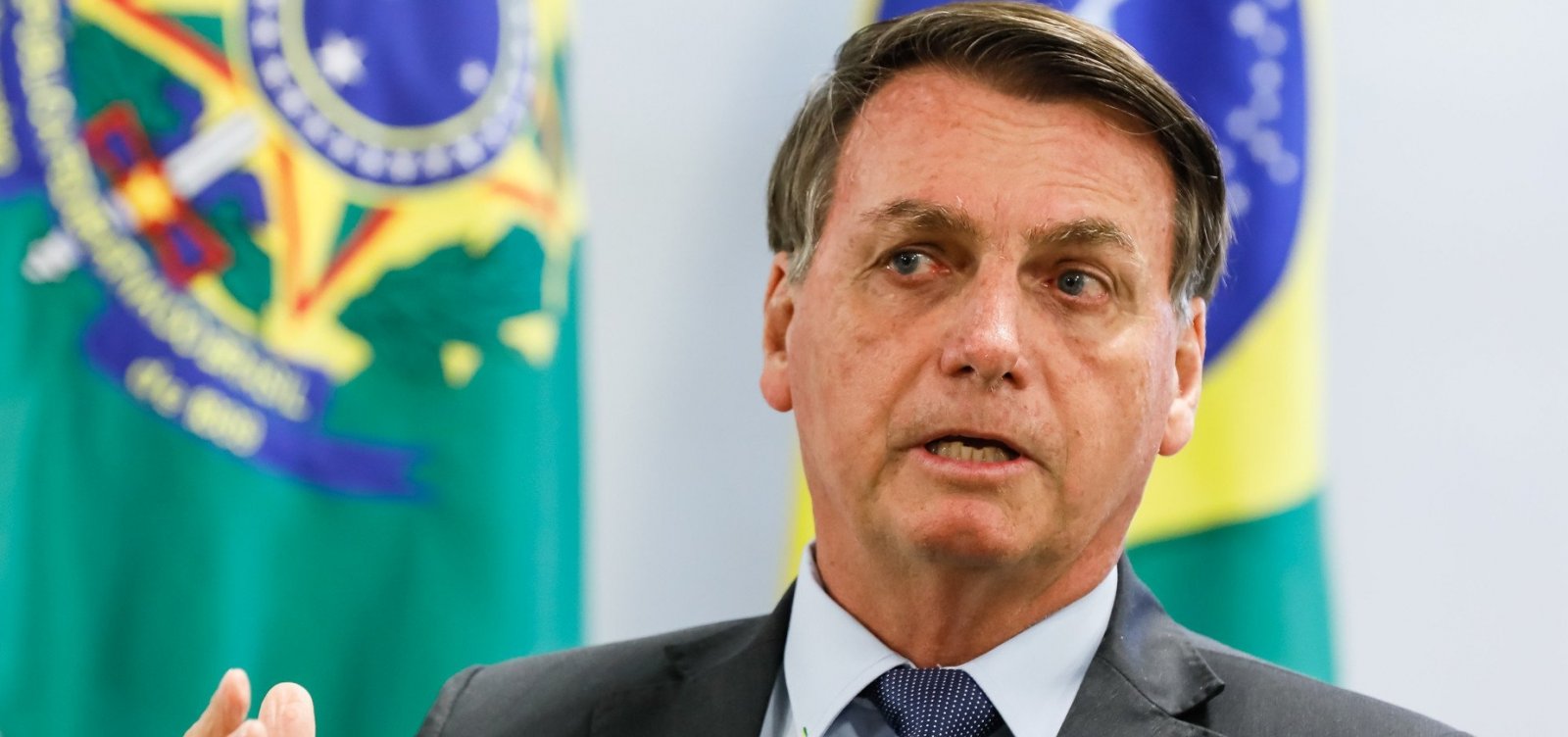 Bolsonaro fala em tomar 'medidas legais' após ações do STF contra aliados
