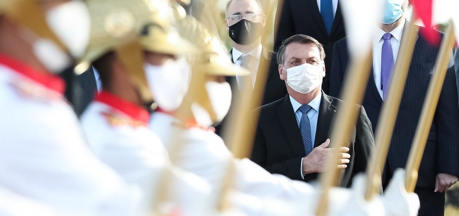 'Está chegando a hora de tudo ser colocado no devido lugar', ameaça Bolsonaro