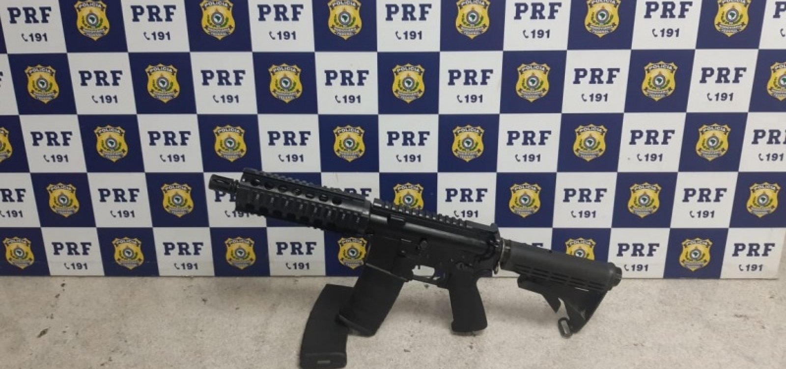 Homem flagrado com fuzil em carro disse que receberia R$ 10 mil pelo transporte da arma