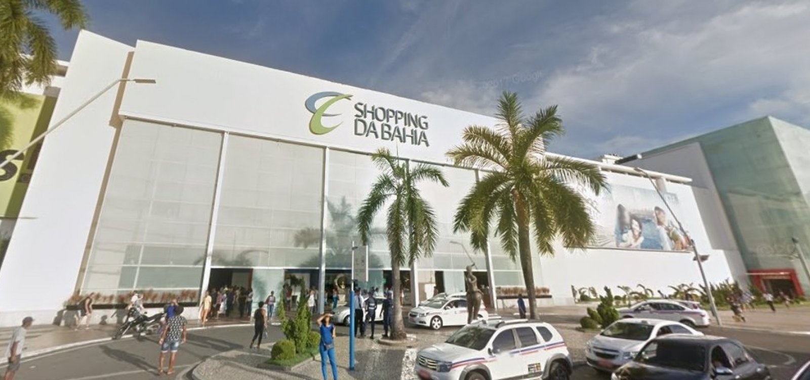 Princípio de incêndio atinge depósito do Shopping da Bahia